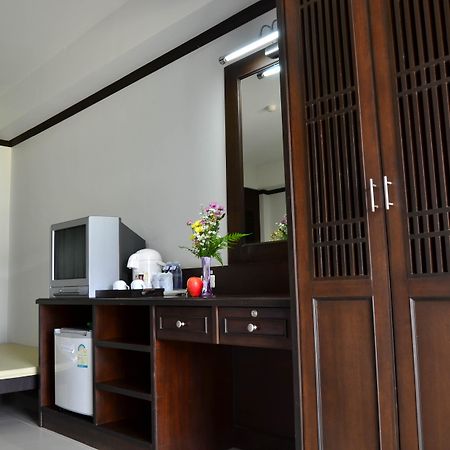 First Residence Hotel Чавенг Экстерьер фото